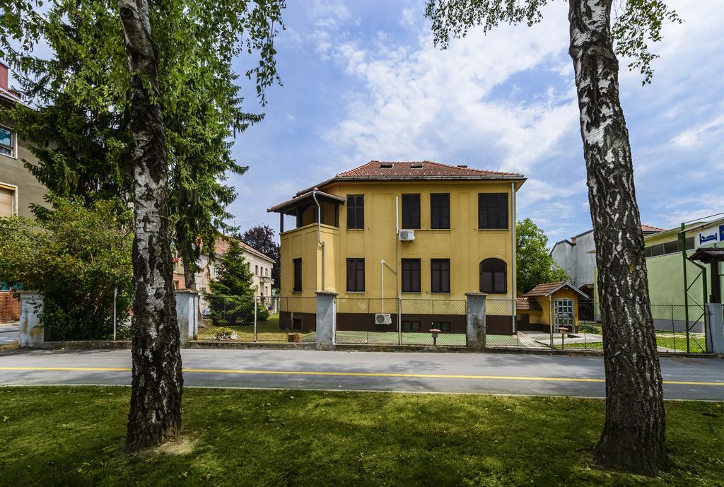 Vila Regina Rooms Karlovac Exterior photo